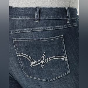 NWOT Wrangler BootCut Jeans Plus Size 18W x 34